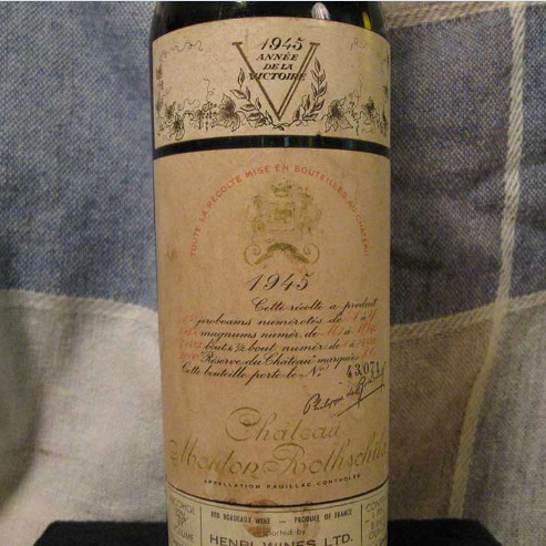 Jeroboam of Chateau Mouton-Rothschild 1945 có giá 310.700 USD