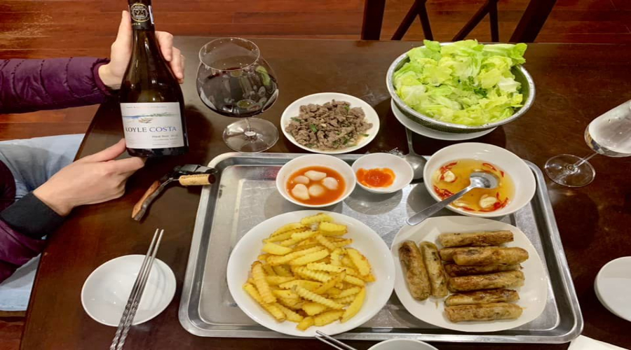 Rượu vang và ẩm thực Việt gây sự tò mò cho nhiều người